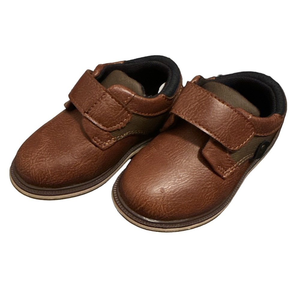 Toddler boy size 6 London Underground brown dress shoes. Never worn